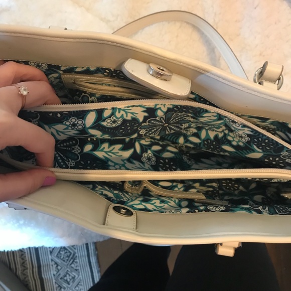 🔴4 for 25🔴 Nine West Laser Cut White Tote - Picture 6 of 8